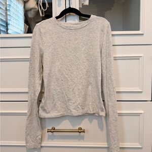 Old Navy Light Gray Long Sleeve Tee